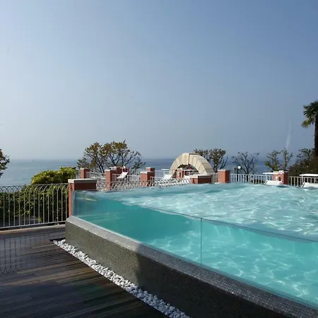Riviera Hotel