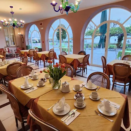 Riviera Otel 3*