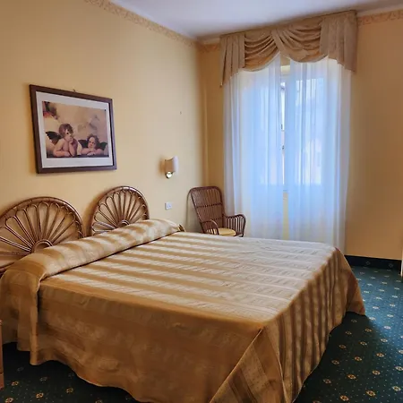 Riviera 3*