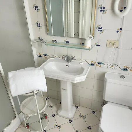 Riviera Hotel 3*