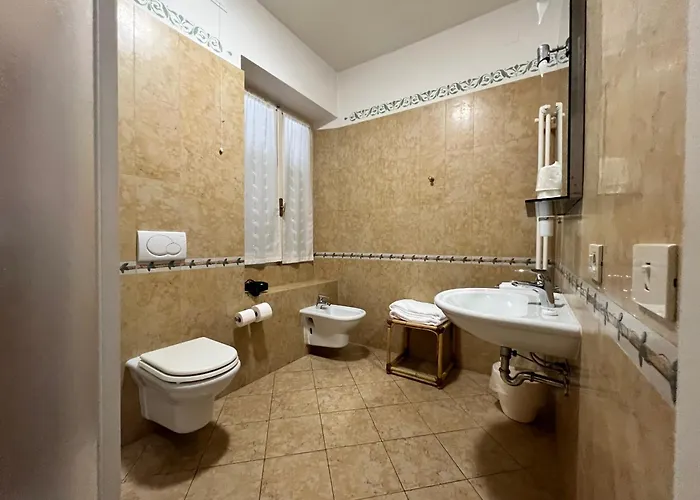 מלון Riviera 3*